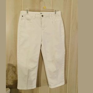 CATO WHITE CAPRIS SIZE 8